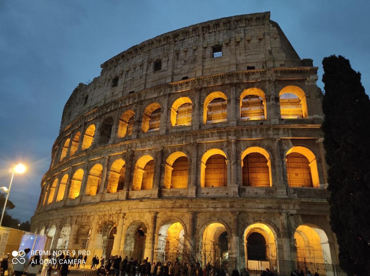 Luminoso Appartamento In Centro Storico Рим Екстериор снимка
